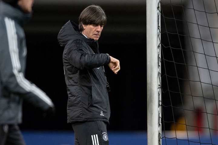 Joachim Löw weiß, wen er zwischen den Pfosten sehen will. Die Zeit von der Stegen kommt erst am Dienstag gegen Nordirland.