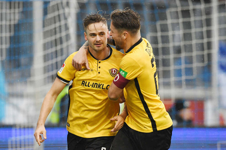 Lucas Röser (links) feiert mit Patrick Ebert seinen Treffer gegen seinen persönlichen Lieblingsgegner Duisburg.