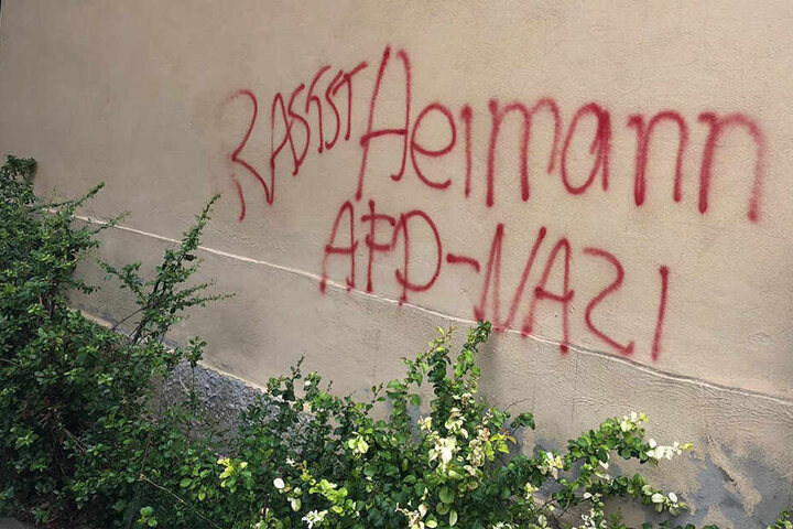Ein weiterer politisch motivierter Schriftzug.