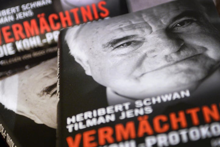 Vor Gericht wird erneut um das Buch 'Vermächtnis: Die Kohl-Protokolle' gestritten.