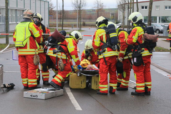 Zwei Verletzte musste die Feuerwehr retten.