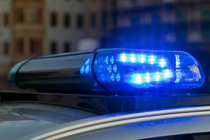 Die Polizei sucht nach der vermissten Frau.