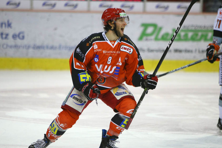 Dominic Walsh jubelt nach seinem Tor zum 2:0-