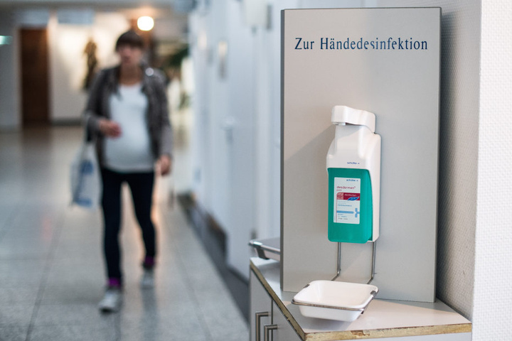 Als bester Schutz gilt viel Händewaschen und desinfizieren.
