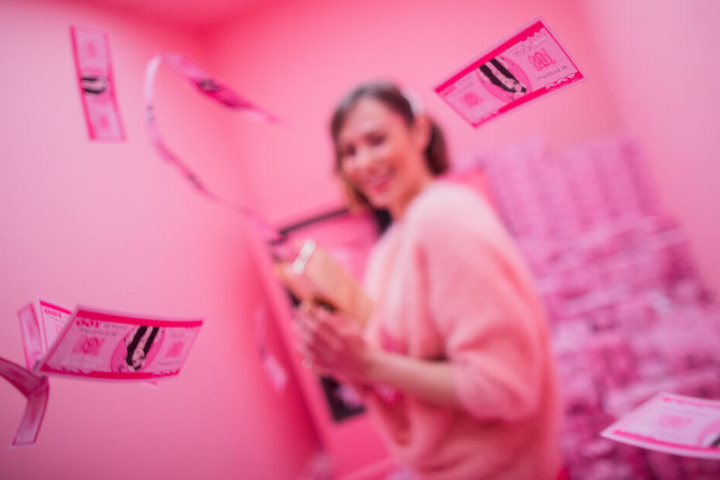 Eine der favorisierten Farben in dem Instagram-Haus: knalliges rosa.