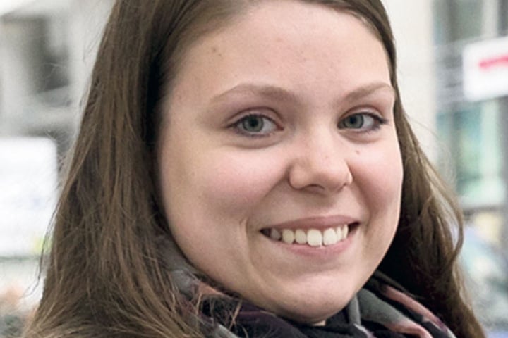 Gina
Weinkauf
(23), junge
Mutti aus
Dresden,
weiß es noch
nicht: „Ich
muss mich
damit noch
beschäftigen,
habe aber gerade Wichtigeres
zu tun. Ich werde aber auf
jeden Fall zur Wahl gehen."