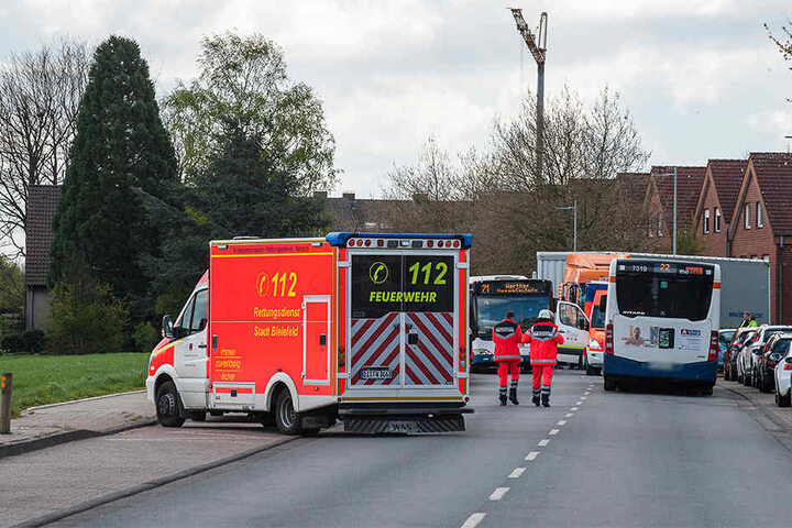 Vier Verletzte mussten mit dem Rettungswagen ins Krankenhaus.