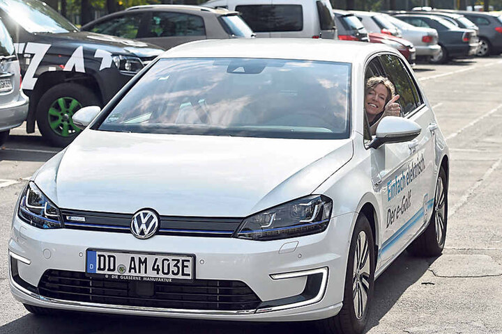 In Sekundenschnelle ziehen die E-Autos auf 100 Stundenkilometer.