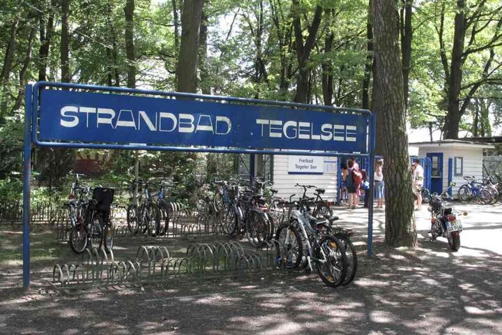 Das Strandbad Tegel war einer der Plätze an dem sich die Reinickendorfer zum Schwimmen trafen.