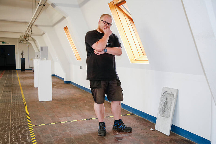 Techniker Paul Michel (34) entdeckte das "neue" Ausstellungsstück.