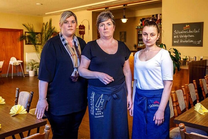 Chefin Doris Teige (49, Mitte) mit ihrer Restaurantleiterin Yvette Brankatschk (36) und einer ihrer Köchinnen, Daria Btotnicka (26, r.).