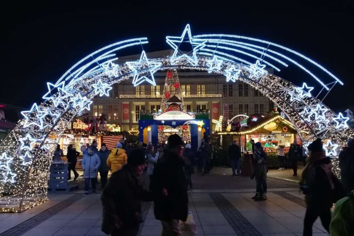 Alle Infos zum Weihnachtsmarkt und dem Weihnachtsmann gibt es unter www.leipzig.de/weihnachtsmarkt oder auf Facebook unter "Leipziger Märkte".