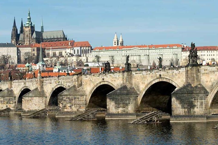 Die Karlsbrücke in Prag.