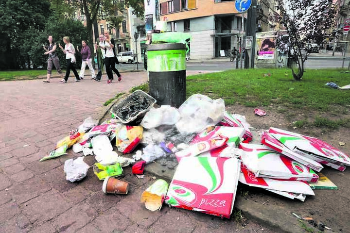 Ein fast normaler Anblick. Müll stapelt sich im Alaunpark vor allem an
schönen Tagen.