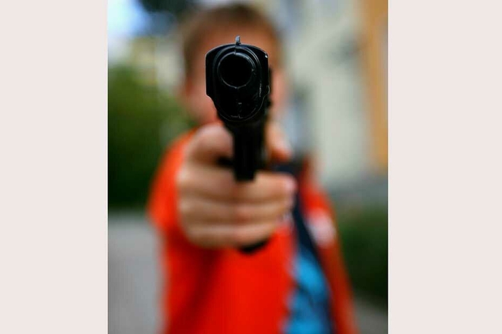 Bei den Waffen, die die Schüler dabei hatten handelte es sich lediglich um Spielzeugpistolen (Symbolbild).