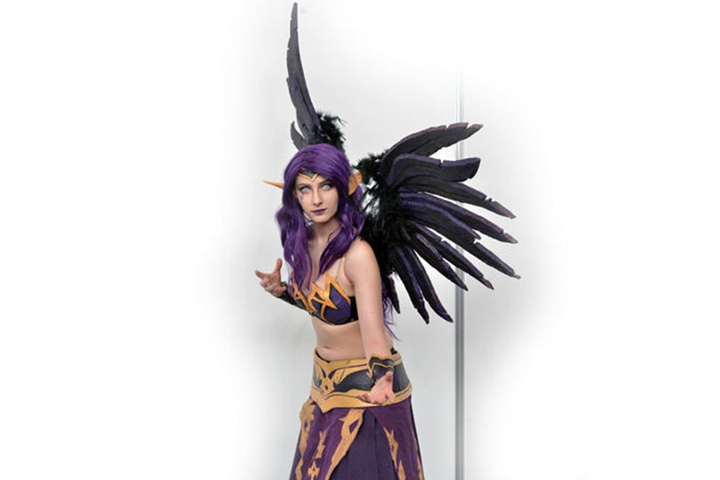 Cosplayerin Alicia (19) hat mehrere Wochen an ihrem Kostüm genäht und gebastelt.