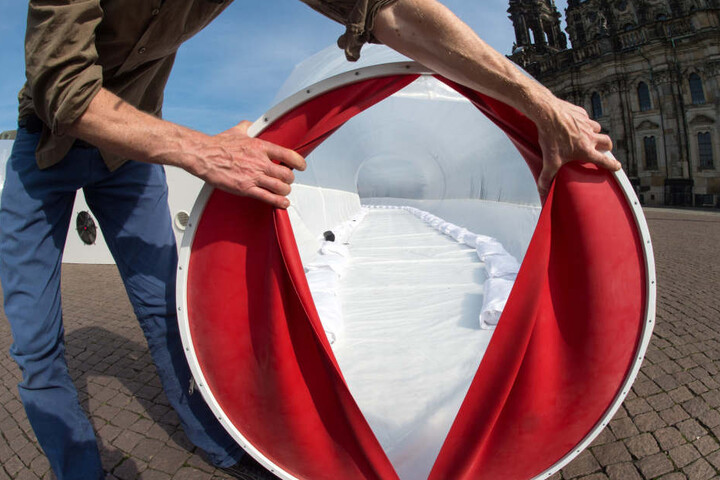 Das Boot ist über einen kleinen Eingang zugänglich.