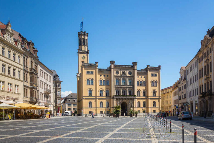 Der Marktplatz mit Rathaus in Zittau.