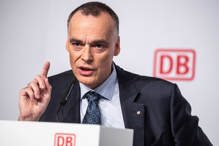 Bahnmanager Berthold Huber (56).