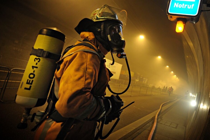 Bis 12 Uhr bleibt der Engelbergtunnel am Sonntag gesperrt. (Archivbild)