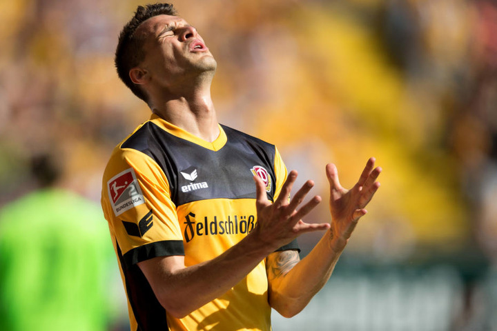 Bitter! Philip Heise jagte in der 33. Minute den Ball an die Latte.