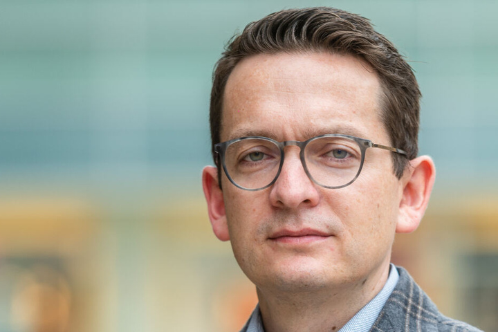 FDP-Stadtrat Jens Kieselstein (38) will Eigentümer ruinöser Gebäude strenger in die Pflicht nehmen.