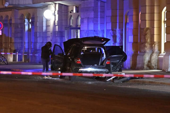 Im Februar entdeckten man in einem Auto am Dresdner Hauptbahnhof 18 Handgranaten.