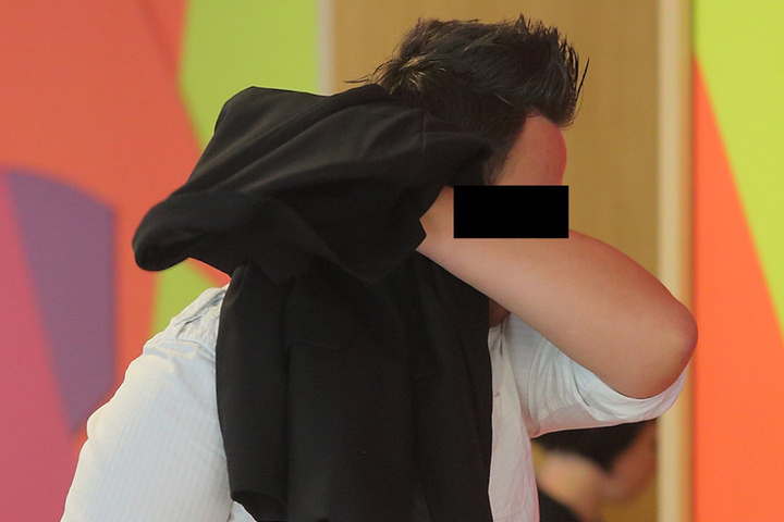 Gemeinsam mit Tommy W. (19) fackelte er 50 Kellerboxen ab.