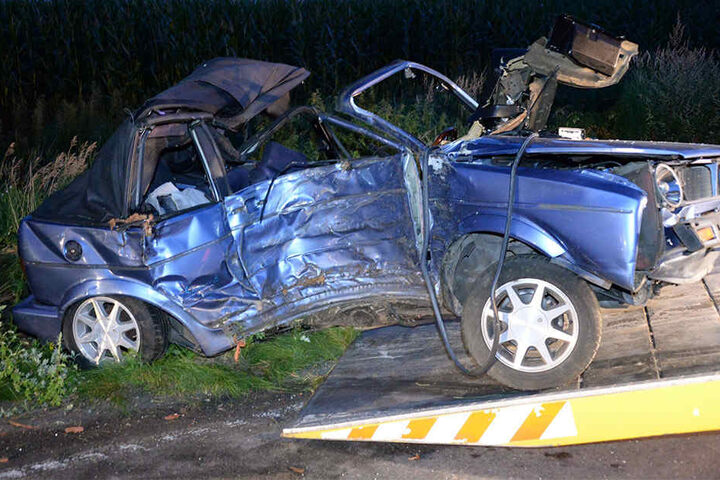 Das Auto wurde schließlich abgeschleppt.