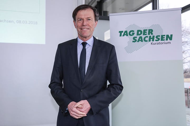 Sachsens Landtagspräsident Matthias Rößler (63, CDU), immerhin Sachsens oberster Politiker, fordert einen Verzicht von Dresden und Zittau zugunsten von Chemnitz.