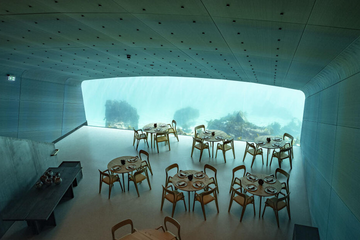 Der Speisesaal des Unterwasserrestaurants.
