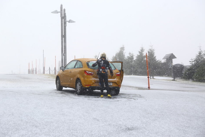 Auf dem Fichtelberg hat es am Freitag schon geschneit.