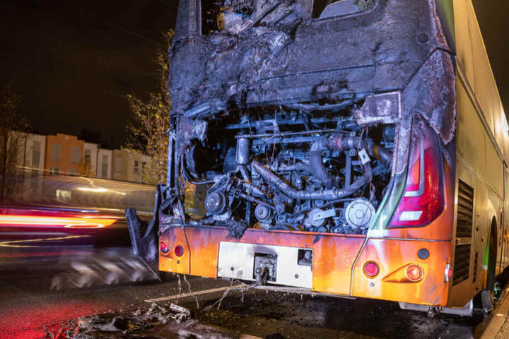 Die Fahrbahn musste stadteinwärts zeitweise komplett gesperrt werden.
