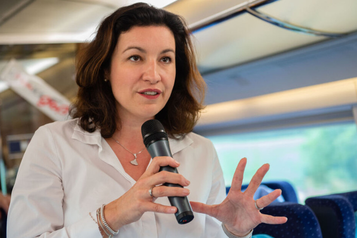 Dorothee Bär (41, CSU) bei einer Pressekonferenz (Archivbild).