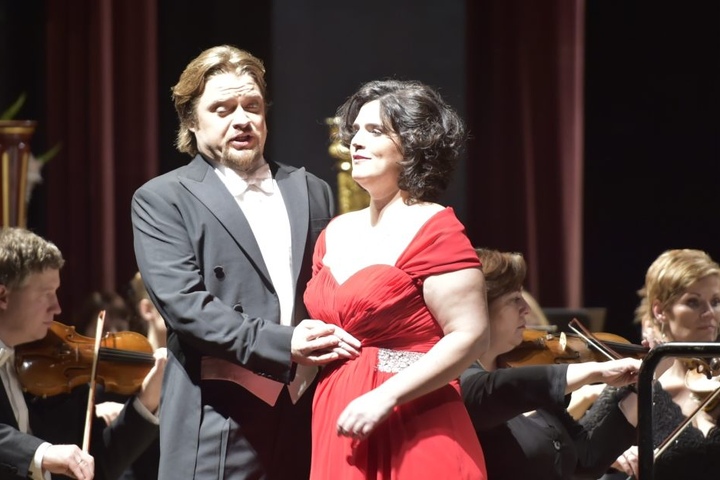 Tenor Viktor Antipenko und Sopranistin Mareike Schröter