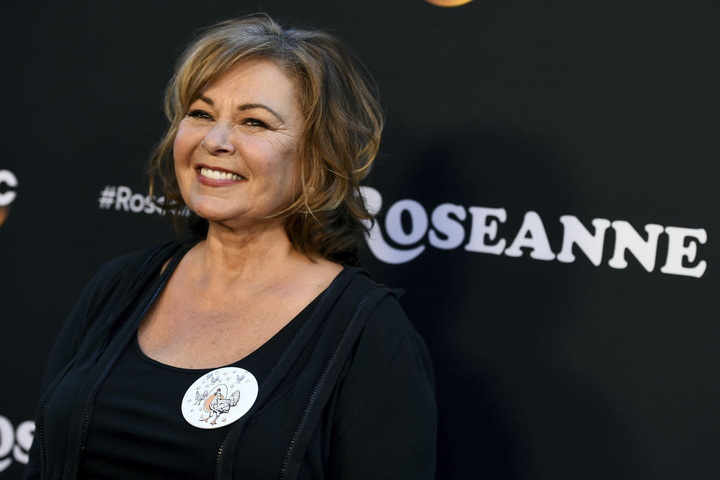Roseanne Barr ist glücklich bei der Los Angeles-Premiere der TV-Serie "Roseanne".