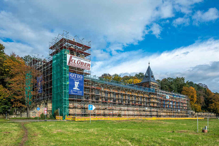 Noch sind die Arbeiten in vollem Gang, das Gerüst "ziert" die Baustelle.