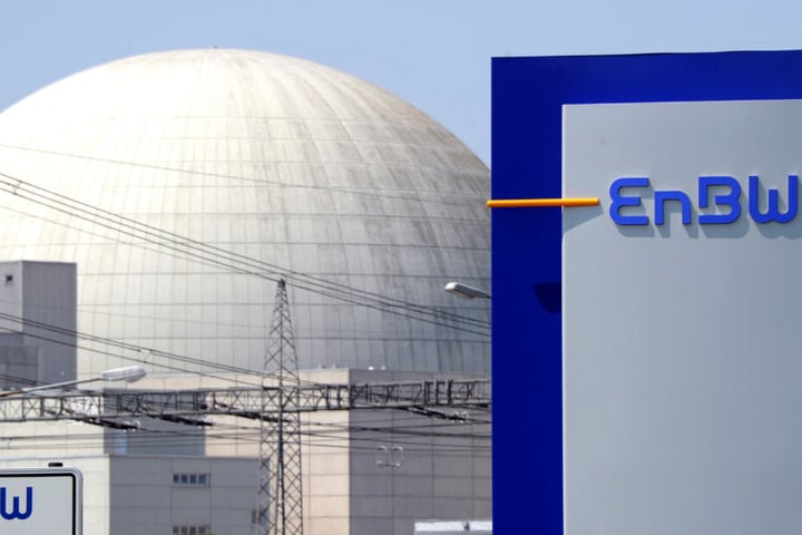 Energieversorger EnBW teilte mit, dass eine undichte Stelle im Atomkraftwerk Philippsburg untersucht werden müsse. (Symbolbild)