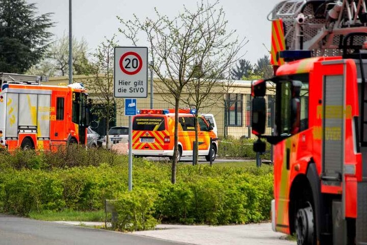 Mit einem Großaufgebot rückte die Feuerwehr zu dem Altenheim aus. (Symbolbild)