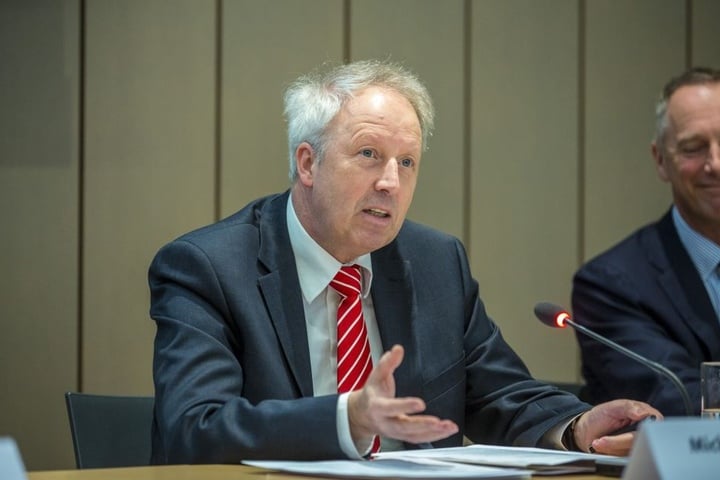 Der Chef des Ostdeutschen Sparkassenverbandes, Michael Ermrich.