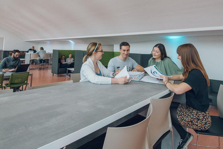 Zum studentischen Entspannen: So sieht der neue "Common Room" der TU aus.