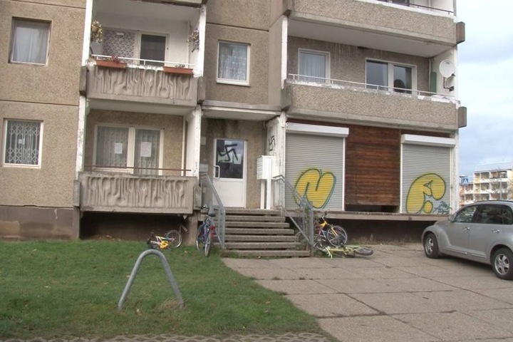 Auch vor einem Wohnhaus machten die Täter nicht Halt.