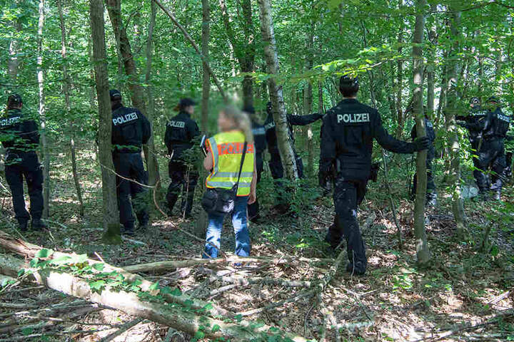 Die Polizei startete eine große Suche im Grenzgebiet um Bad Brambach und Markneukirchen. (Symbolbild)