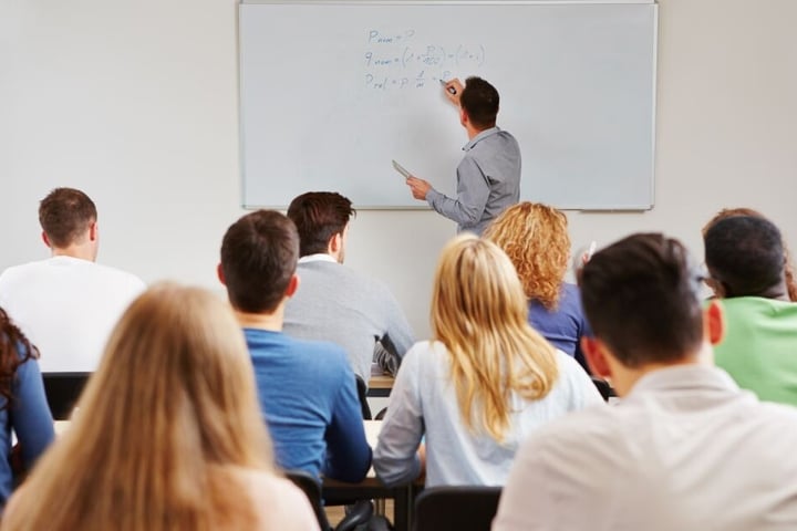 Mehrere Mitschüler haben den Vorfall als Zeugen bestätigt (Symbolbild).