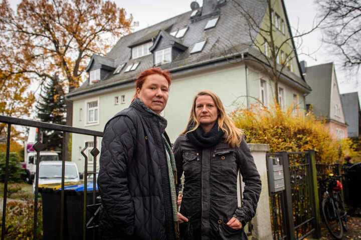 Sie protestierten gegen die Fällung der Eiche: die Grünen-Politikerinnen Kathleen Kuhfuß (39, l.) und Christin Furtenbacher (34).