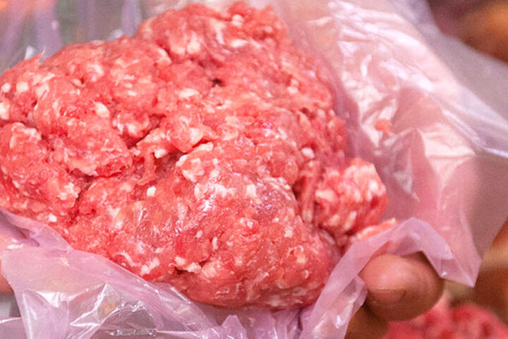 Salmonellenherd: Immer wieder werden im empfindlichen Hackfleisch die Krankheitserreger festgestellt.