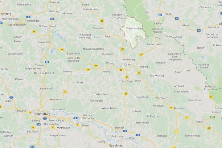 Im Landkreis Cham in Bayern wurden zwölf Iraker von der Bundespolizei in einem Transporter entdeckt.