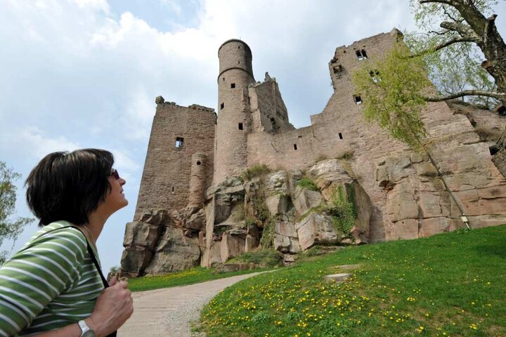 Die Burg Hanstein steht überhalb von Bornhagen.