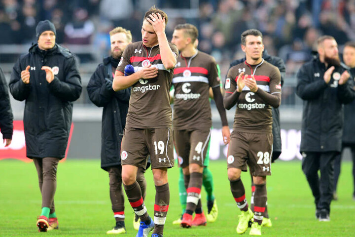 Der FC St. Pauli prüft Schadenersatzforderungen nach den Ausschreitungen rund um das Spiel gegen Dresden.