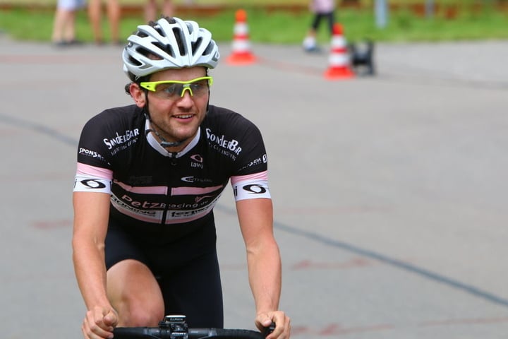 Robert Petzold (28) hat nach dem Start im österreichischen Nauders gut
lachen. Er hat den Höllenritt durch die Alpen schon zweimal gewinnen
können.